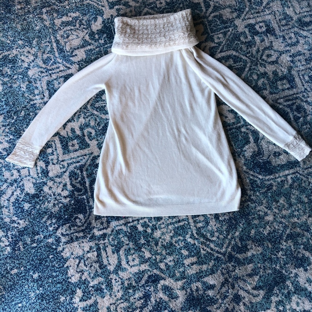 Turtle neck sweater